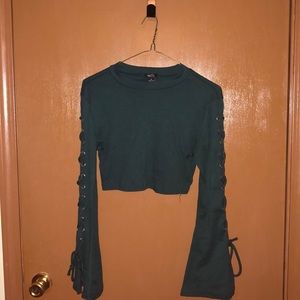 Long sleeve crop top